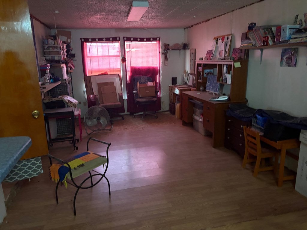 114 W Harris St - Photo 2