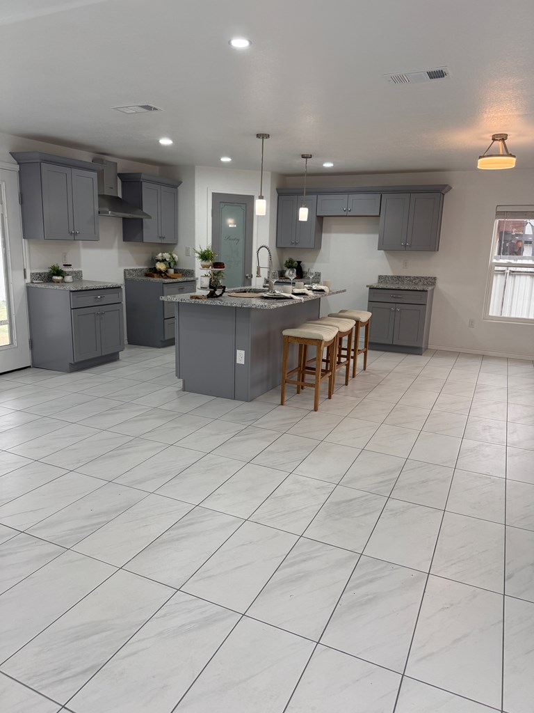 1104 S Mary St, Crane, Texas image 5