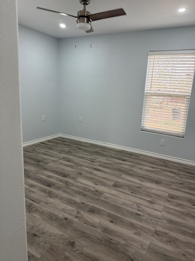 1104 S Mary St, Crane, Texas image 10
