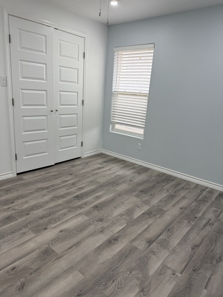 1104 S Mary St, Crane, Texas image 11