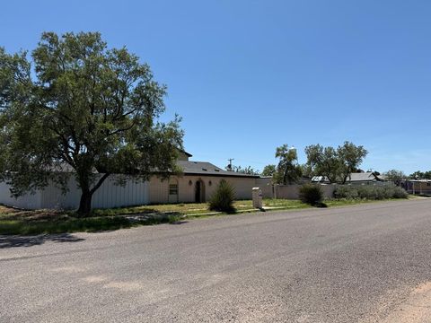 Homes For Sale - 403 S Sue<br/> Crane, TX 79731
