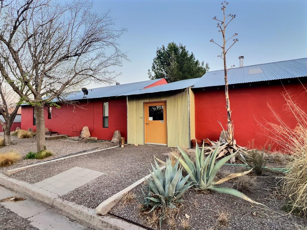 308 E Murphy St, Marfa, Texas image 1
