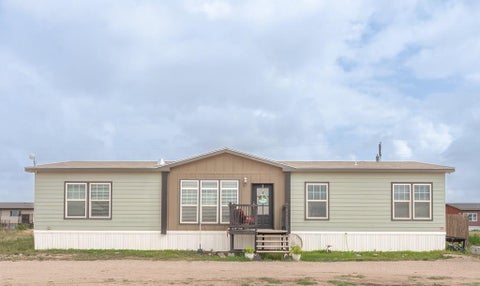 Mobile Home For Sale - 10307 County Road 92<br/> Midland, TX 79706
