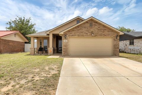 Homes For Sale - 664 Purdue Ave<br/> Odessa, TX 79765