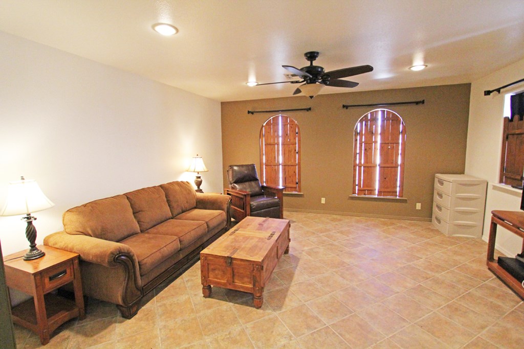 514 E John W Rd, Alpine, Texas image 20