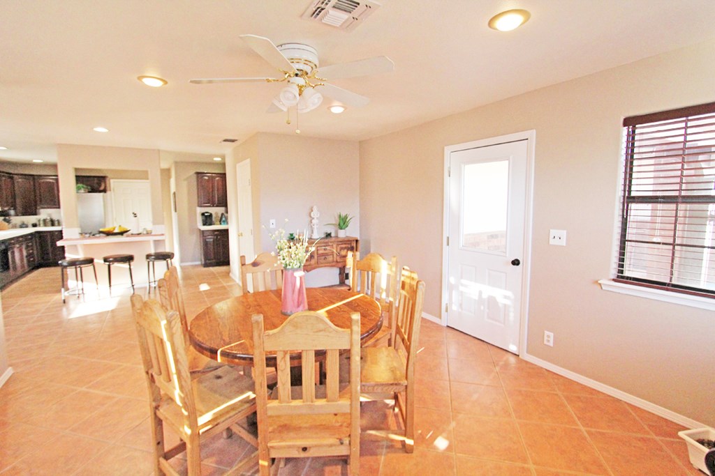 514 E John W Rd, Alpine, Texas image 13