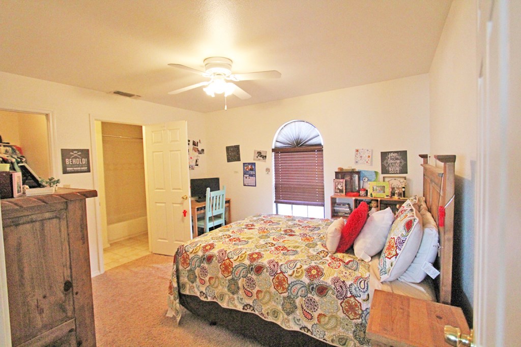 514 E John W Rd, Alpine, Texas image 33