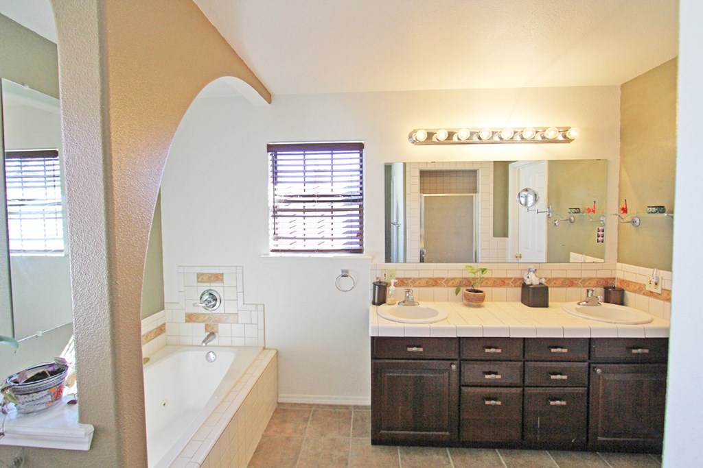 514 E John W Rd, Alpine, Texas image 21