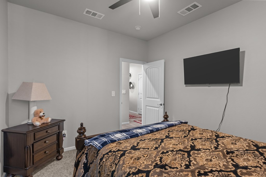 7546 Starry Sky Ct, Odessa, Pennsylvania image 9