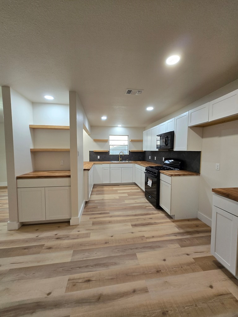 2500 Roper St, Odessa, Texas image 8
