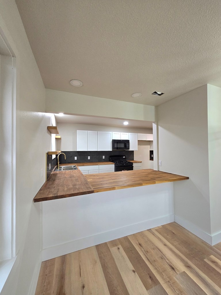 2500 Roper St, Odessa, Texas image 9