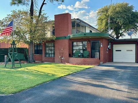 Homes For Sale - 212 Orchard Dr<br/> Odessa, TX 79764