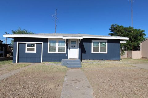 Homes For Sale - 1702 N Dixie Blvd<br/> Odessa, TX 79761