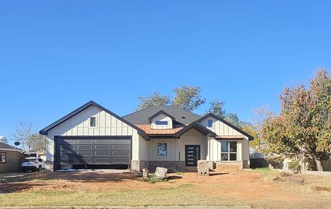 Homes For Sale - 709 NW 10th St<br/> Andrews, TX 79714