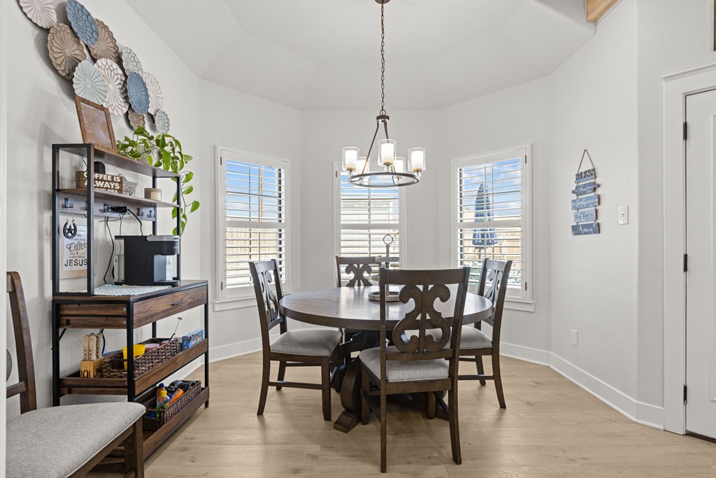 8 NW Sarai Circle, Andrews, Texas image 12