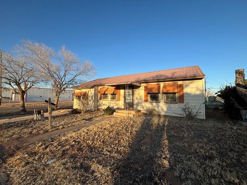 Homes For Sale - 1010 NE 6th St<br/> Andrews, TX 79714