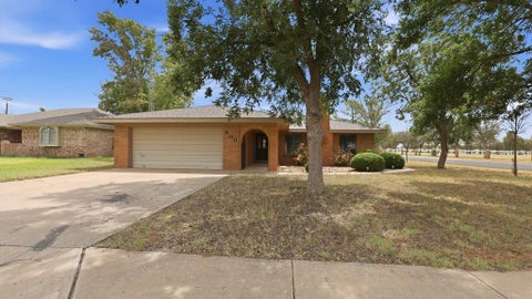 Homes For Sale - 600 NW 16th St<br/> Andrews, TX 79714