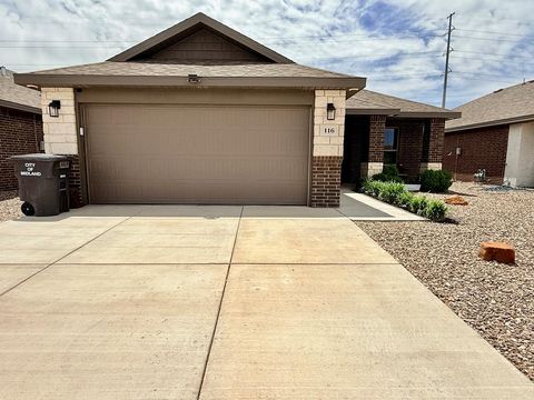 Homes For Sale - 116 Pioneer Circle<br/> Midland, TX 79705