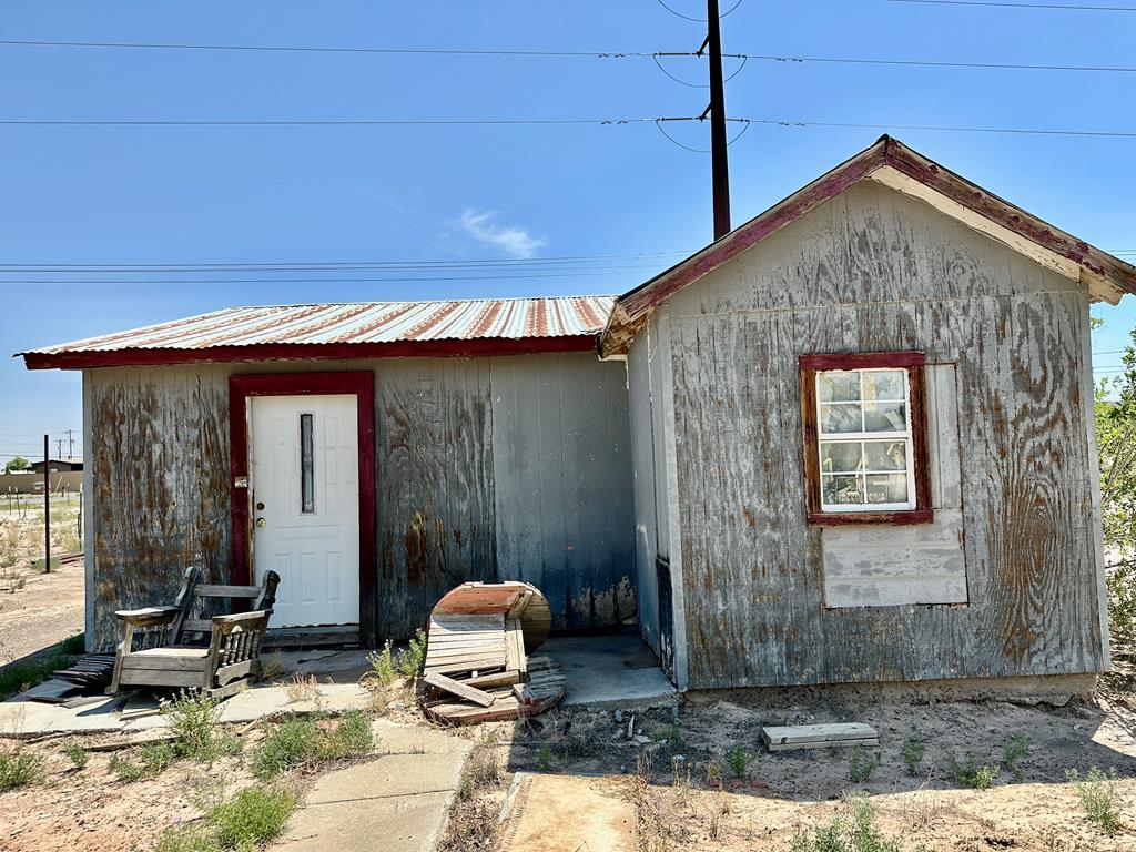 502 N Hickory Ave, Pecos, Texas image 1