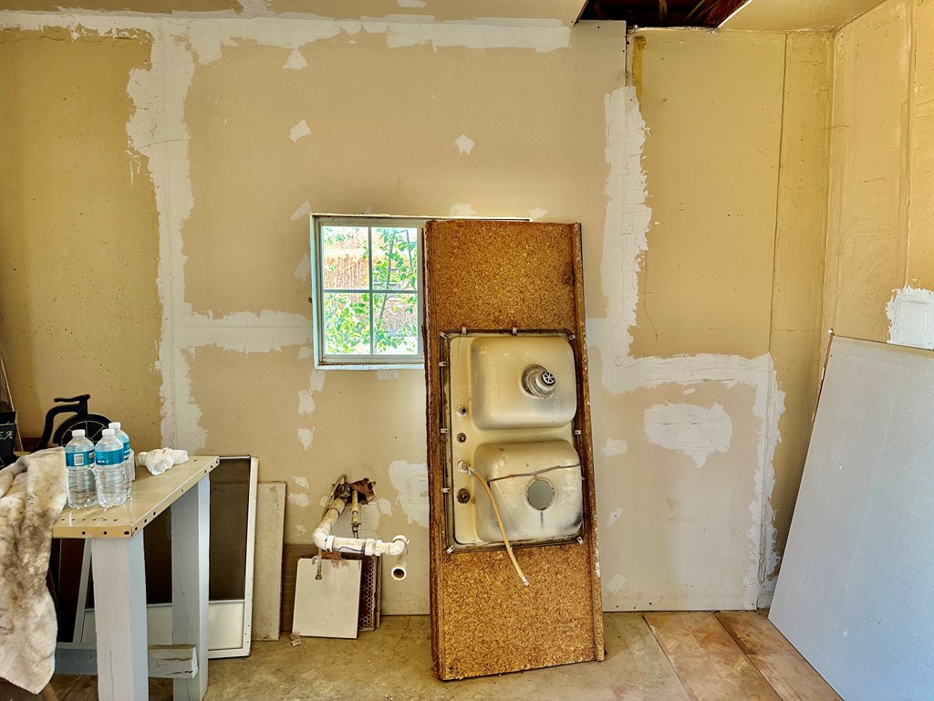 502 N Hickory Ave, Pecos, Texas image 11