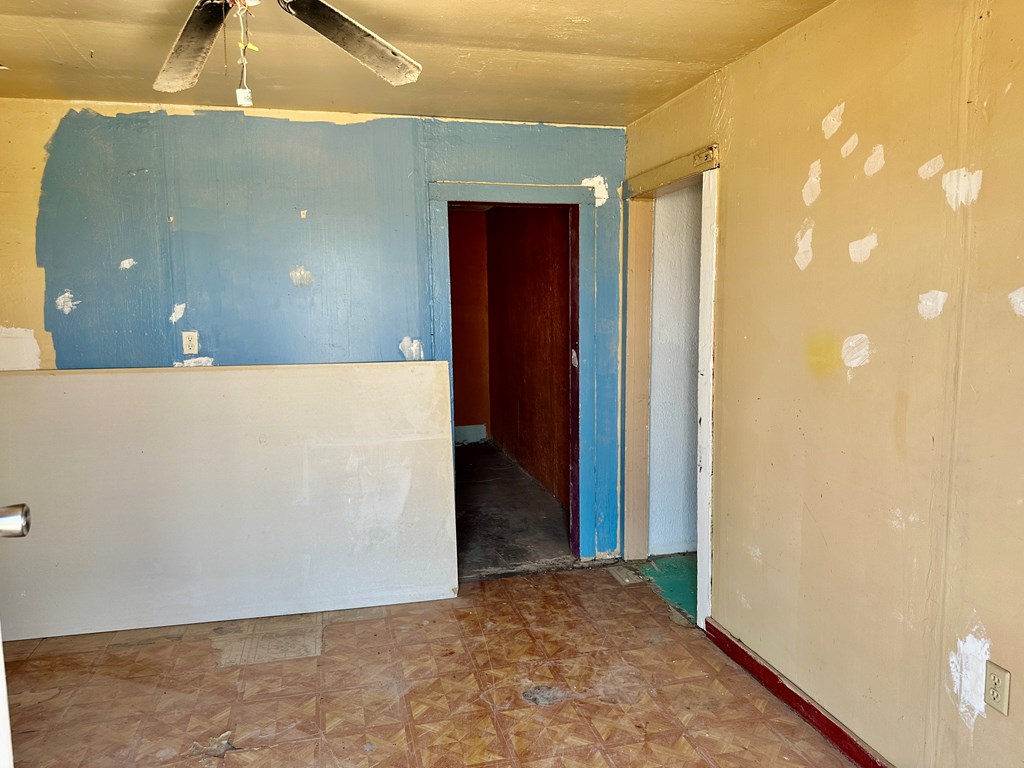 502 N Hickory Ave, Pecos, Texas image 5