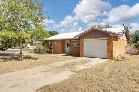 Homes For Sale - 316 Soland Ave<br/> Denver City, TX 79323