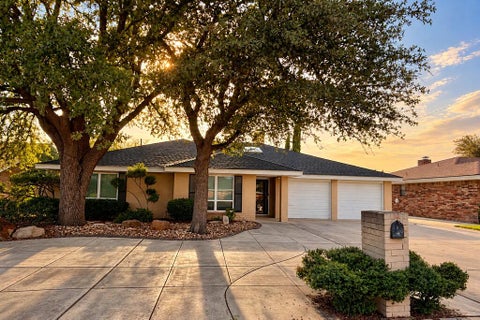 Homes For Sale - 2403 Quail Park Place<br/> Odessa, TX 79761