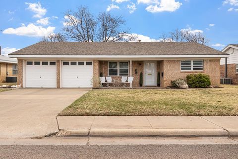 Homes For Sale - 802 NW 9th St<br/> Andrews, TX 79714