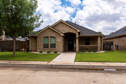 Homes For Sale - 1501 Cedar Lane<br/> Andrews, TX 79714