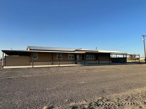 Mobile Home For Sale - 211 E 8th St<br/> Pyote, TX 79777