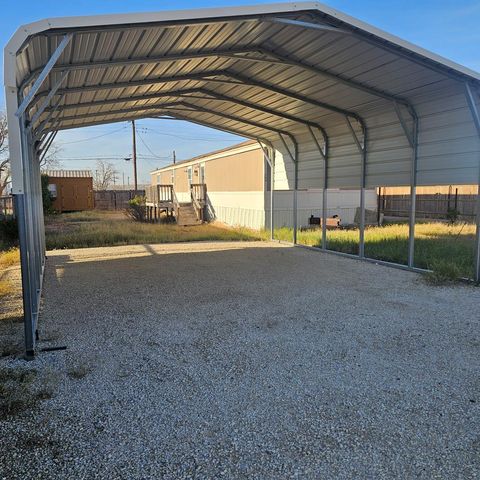 Homes For Sale - 107 Pecan St<br/> Upton County, McCamey, TX 79752