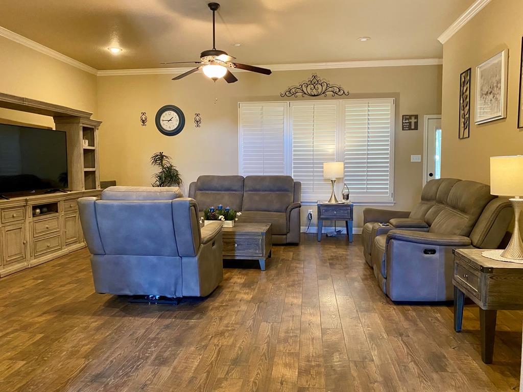 1508 Cedar Lane, Andrews, Texas image 2