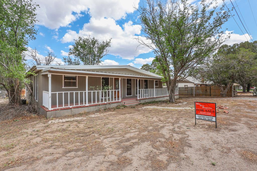 302 N Fort St, Fort Davis, Texas image 1