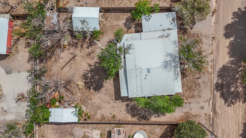 302 N Fort St, Fort Davis, Texas image 32