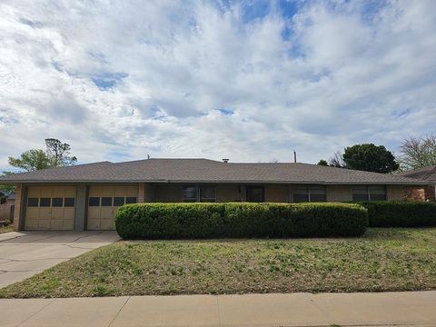 Homes For Sale - 805 NW Ave M Place<br/> Andrews, TX 79714