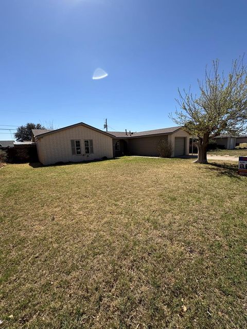 Homes For Sale - 1748 E 53rd St<br/> Odessa, TX 79762