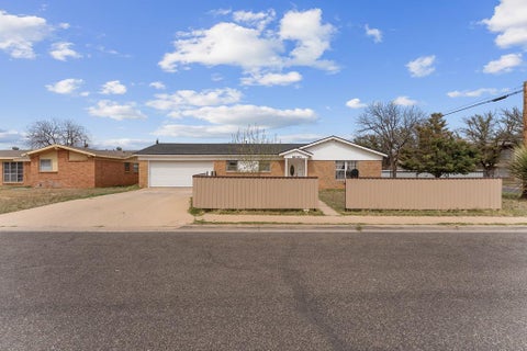 Homes For Sale - 1600 W 25th St<br/> Odessa, TX 79763