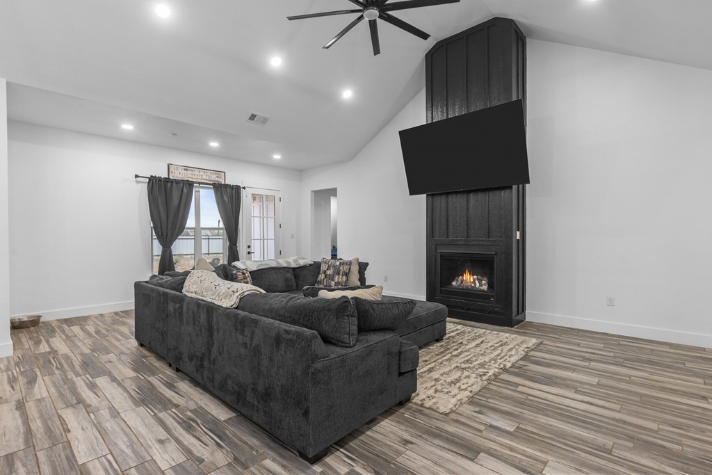 2859 SE 1415, Andrews, Texas image 10