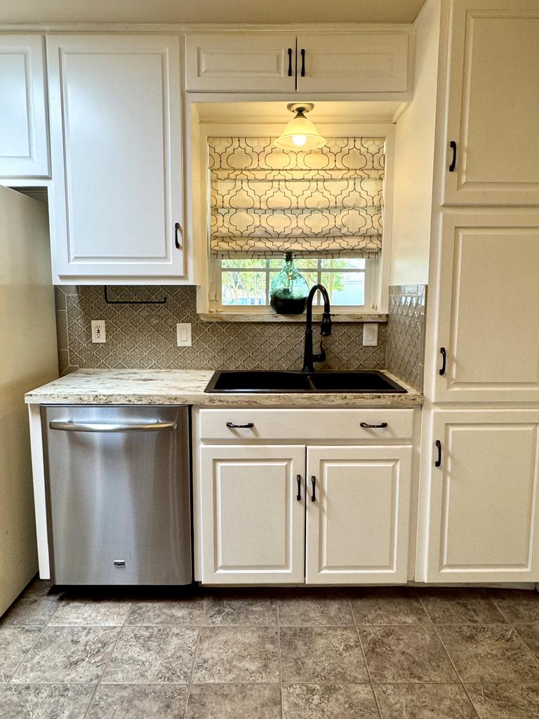 2003 N Enfield Rd, Alpine, Texas image 21