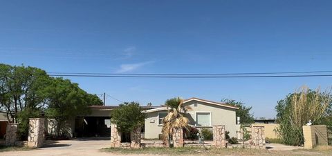 Homes For Sale - 916 1/2 S Elizabeth<br/> Crane, TX 79731