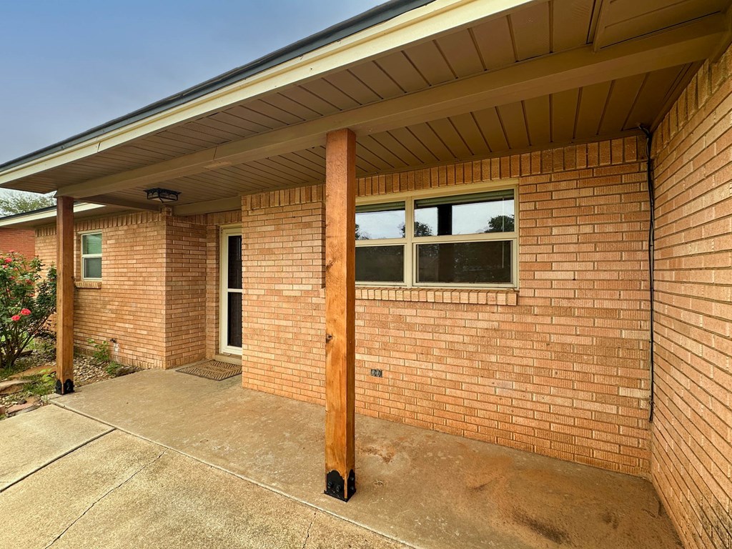 111 N 24th St, Lamesa, Texas image 3