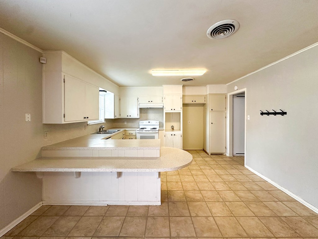 111 N 24th St, Lamesa, Texas image 7