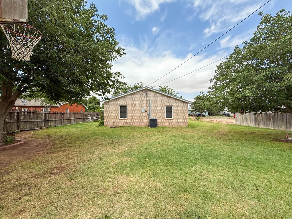 321 SW Ave I, Seminole, Texas image 20