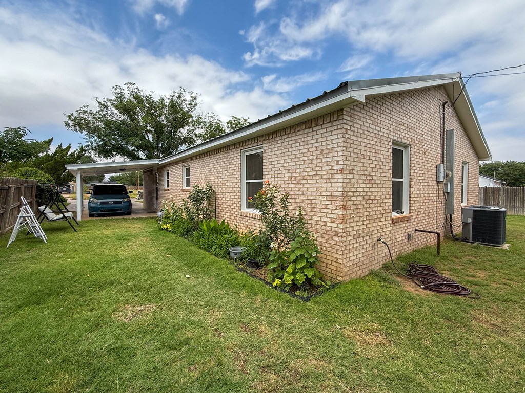 321 SW Ave I, Seminole, Texas image 23