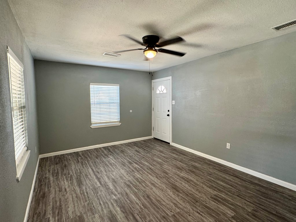 2009 W 15th St, Odessa, Texas image 8