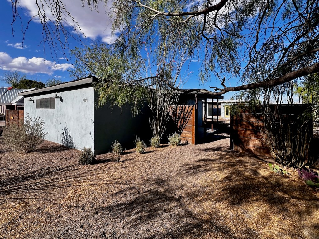 404 N Plateau St, Marfa, Texas image 3