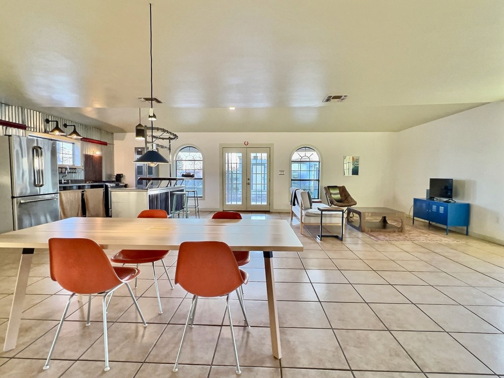 404 N Plateau St, Marfa, Texas image 6