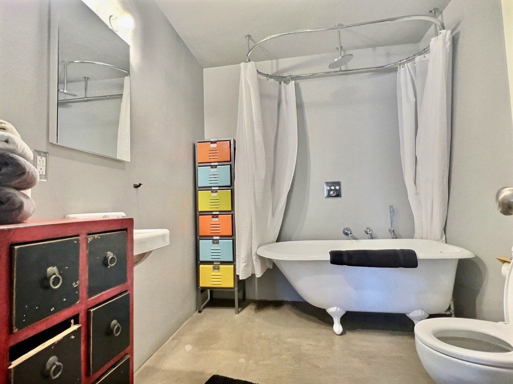 404 N Plateau St, Marfa, Texas image 16