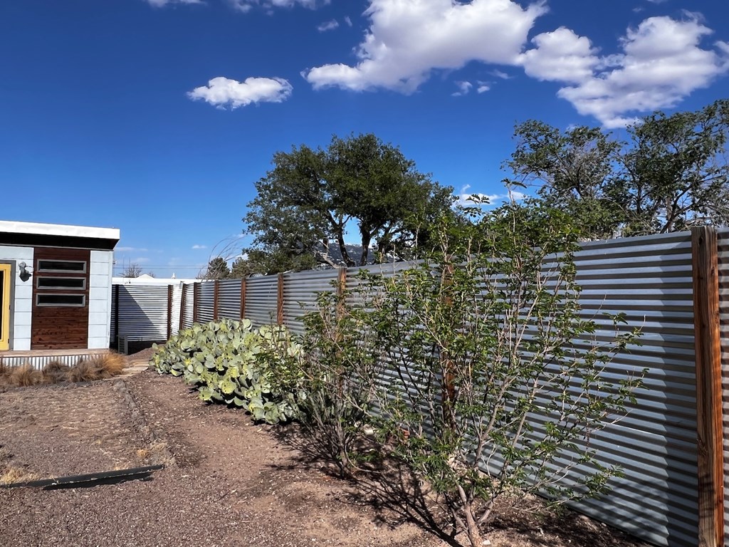 404 N Plateau St, Marfa, Texas image 32