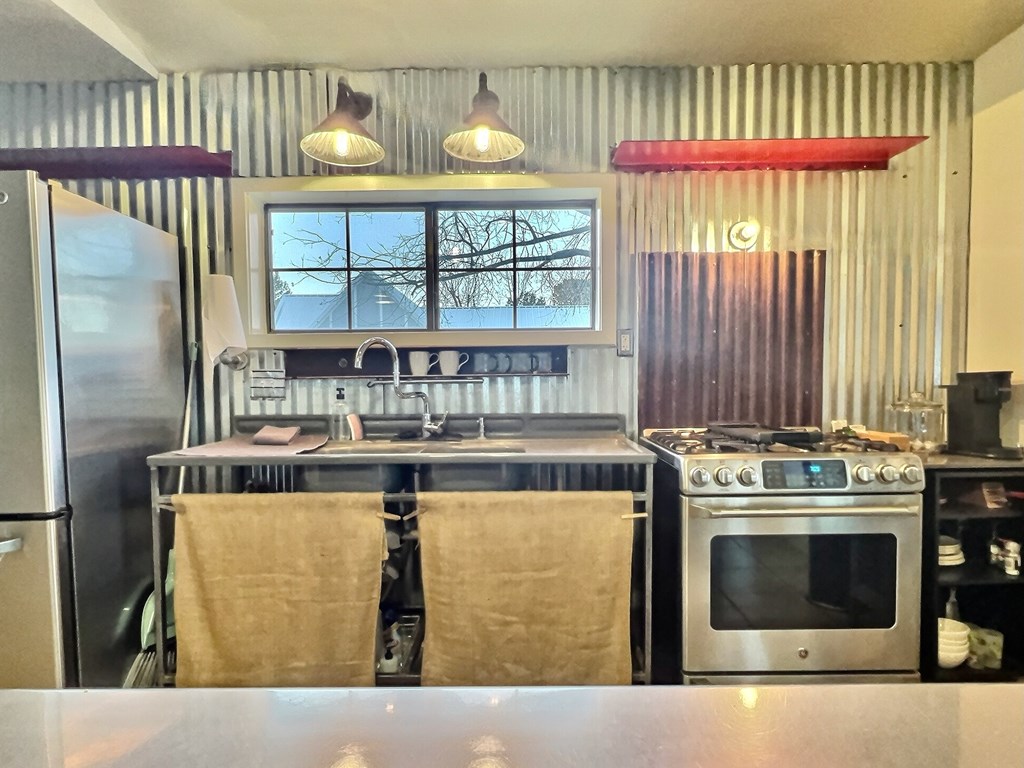 404 N Plateau St, Marfa, Texas image 12